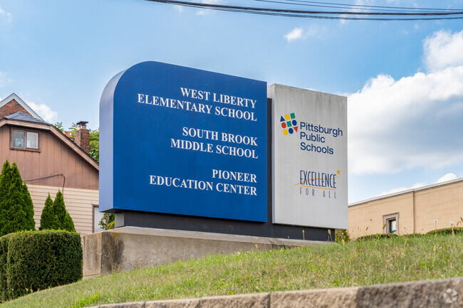 South Brook Middle School serves grades 6-8th in the subrubs of Pittsburgh.