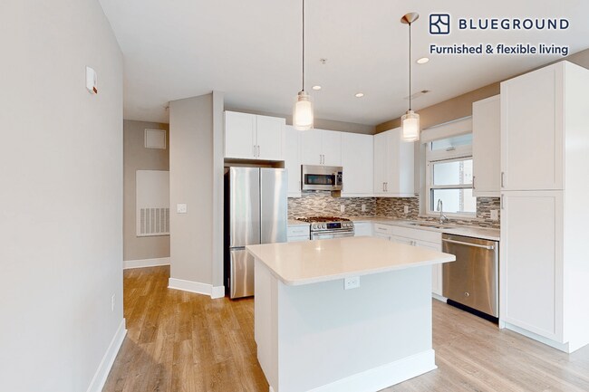 240 E Shore Rd unit FL3-ID3490A, Great Neck, NY 11023 - photo 6