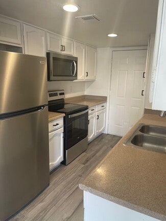 318 Champlin Ave, Henderson, NV 89015