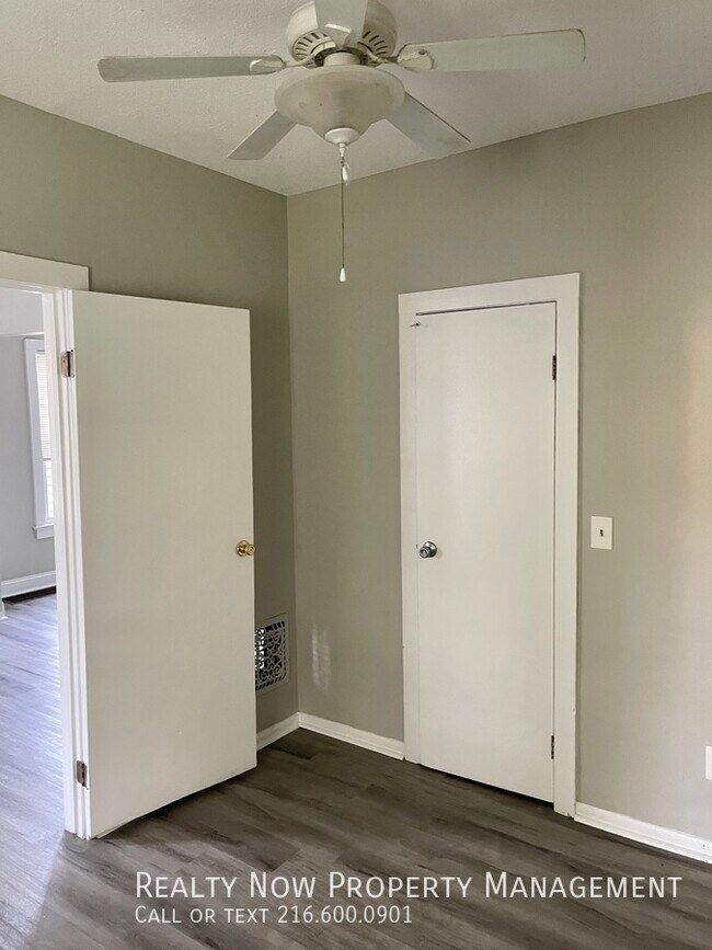 1535 Coutant Ave unit 1, Lakewood, OH 44107 - photo 2