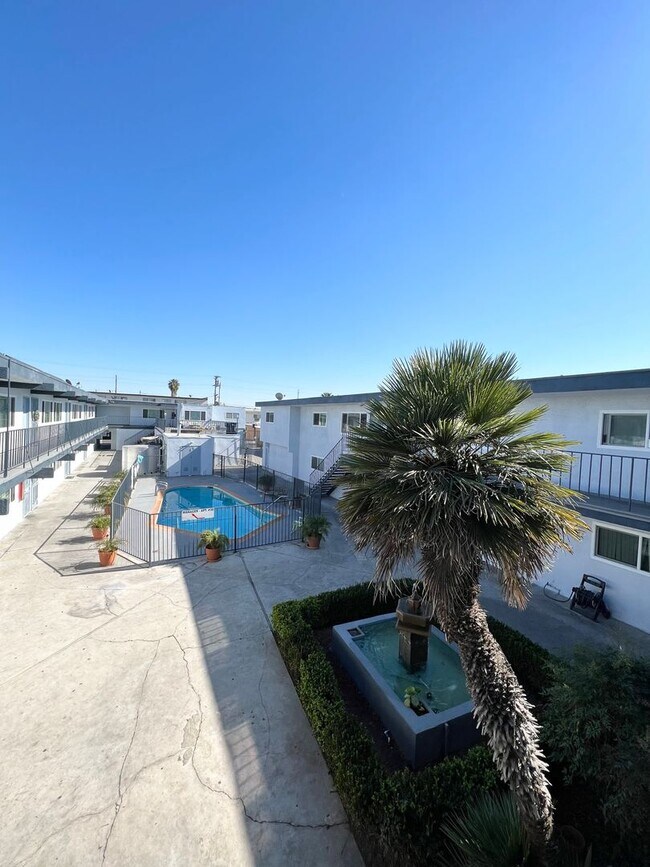 CHADRON, Gardena, CA 90249 - photo 2