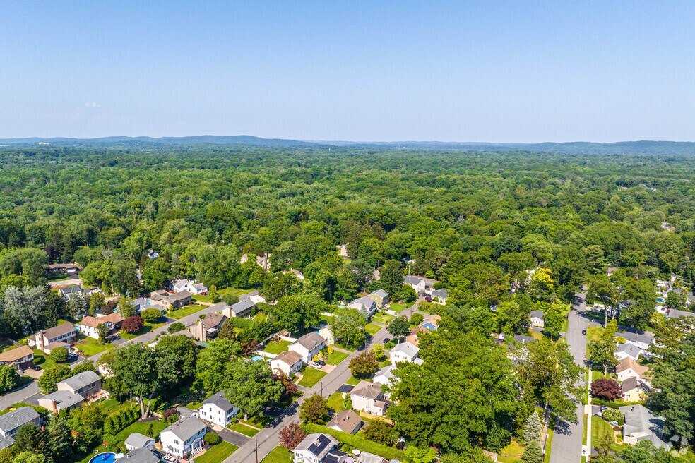 Neighborhood_River Vale_2_090523.mp4