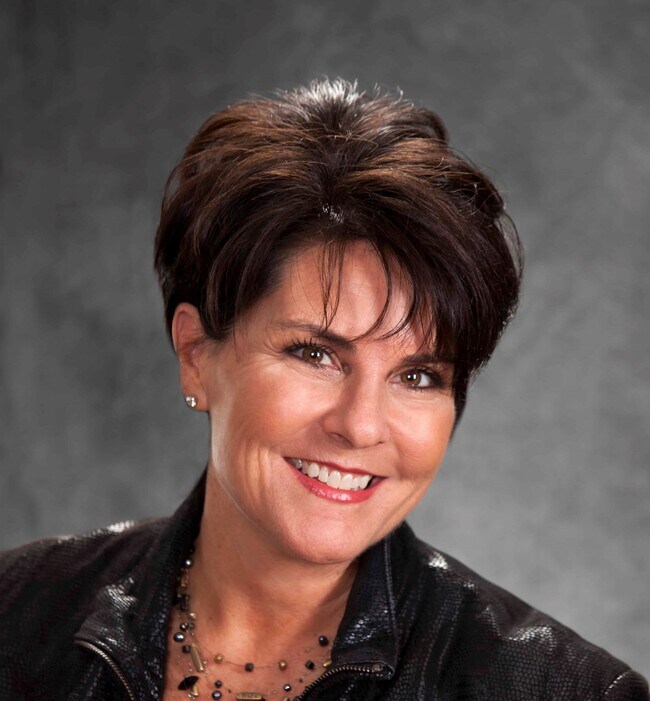 Julie Panagakos