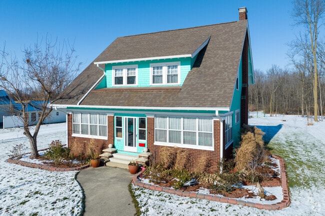 Fayette boasts delightful older homes in a variety of eclectic colors.