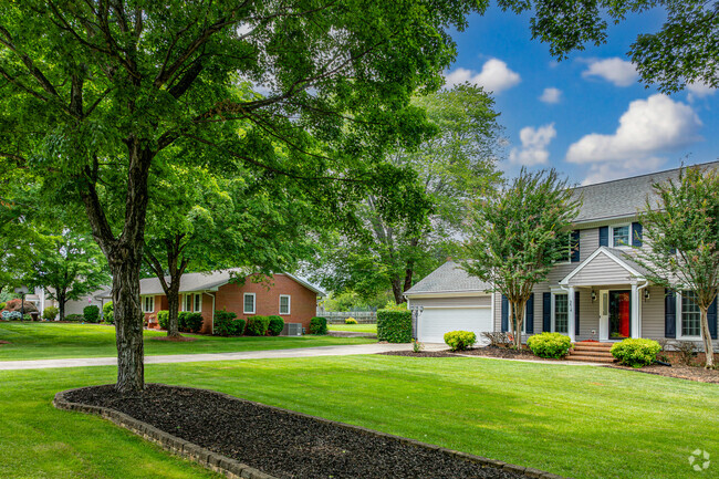 Robinridge features many homes styles like colonials and ranches.