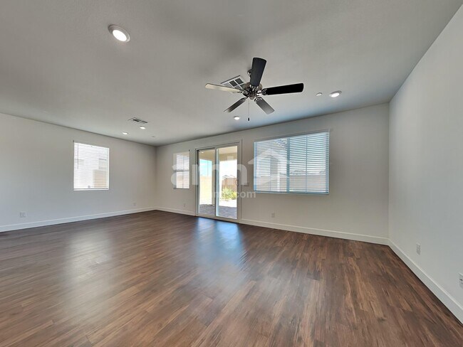 284 Yasmin Daylily Place, Henderson, NV 89015 - photo 6