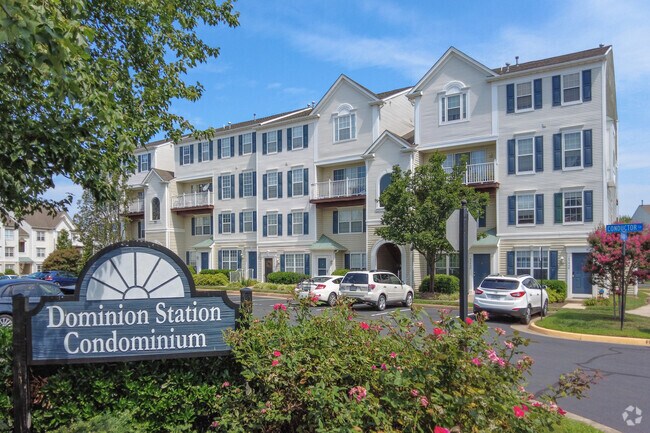 Residents of Sterling neighborhood get to enjoy beautiful luxurious condos.