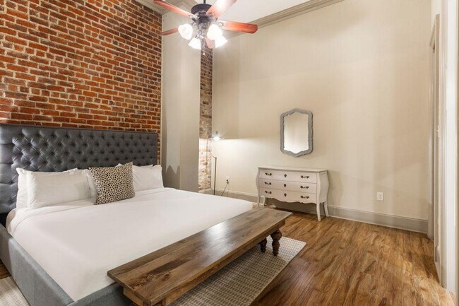 30 Baronne St unit ID1266985P, New Orleans, LA 70112 - photo 2