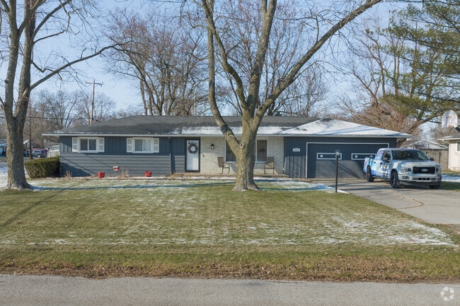 Find lovely ranch style homes with spacious yards at Brookside-Parkerdale in Fort Wayne.