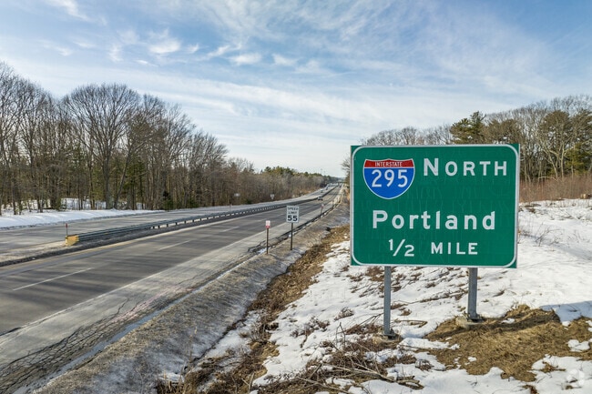 I-295 is easily accessible from Thornton Heights.