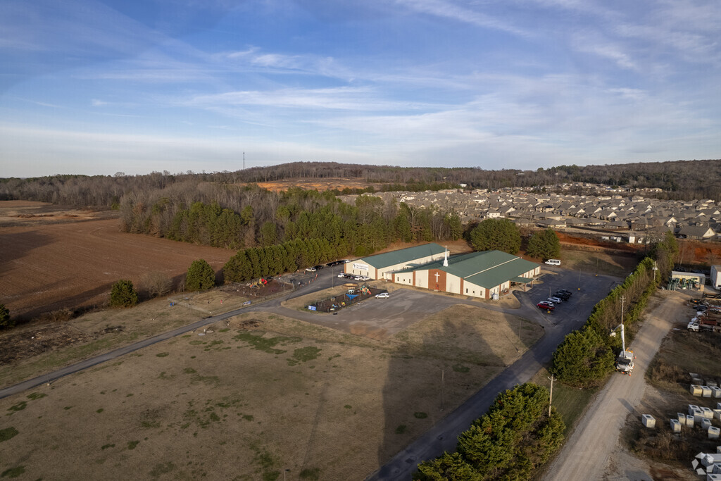 Campus of Pineview Christian Academy in Harvest Alabama.