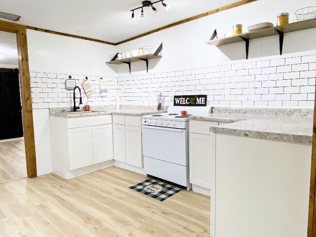 829 W Elm St, Springfield, MO 65806 - photo 5