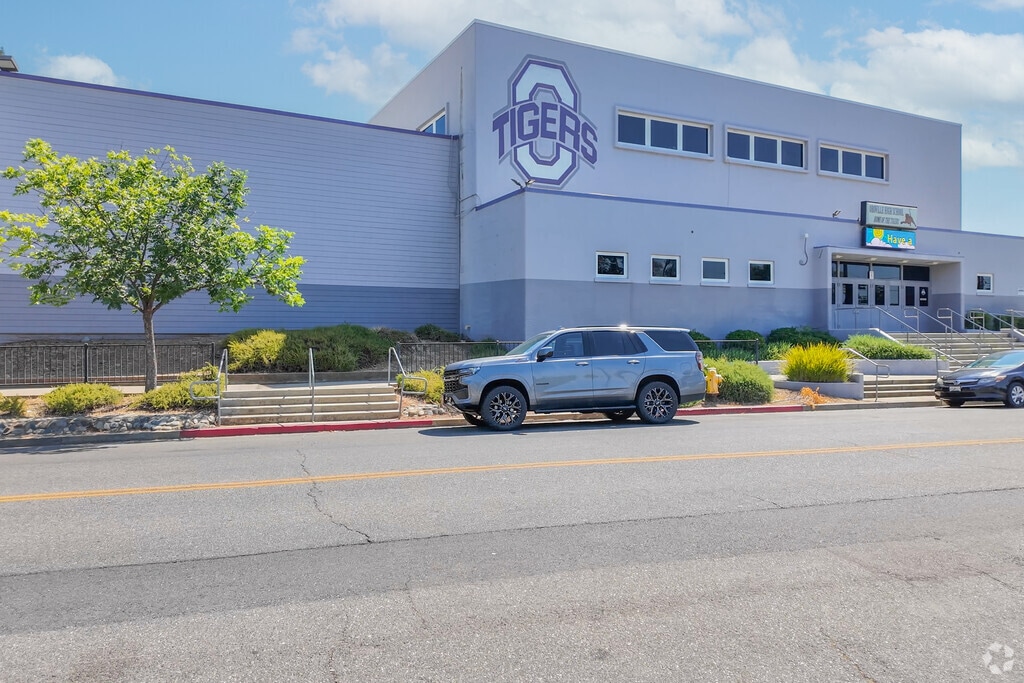 Oroville High School is a well-kept facility in Butte Valley, Oroville.