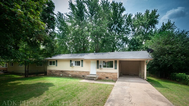 113 E Bertha St, Fayetteville, AR 72703 - photo 2
