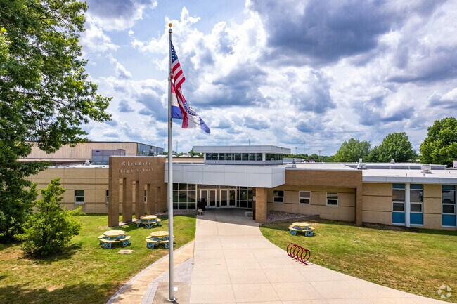 Students at Glendale High School participate in clubs such as Art Club and World Language Club.