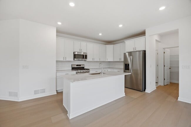 18331 Glancy Way, Lakeville, MN 55044 - photo 4