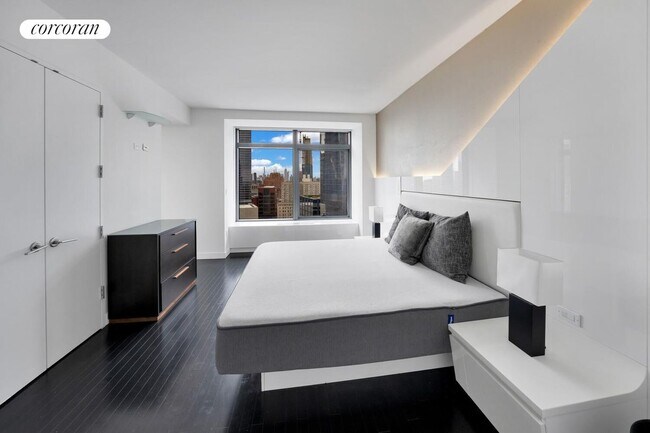 W New York - Downtown-The Residences, New York, NY 10006 - photo 3