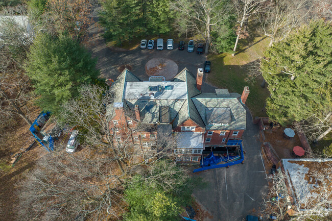 Discover high level faculty at Cedarhurst School.