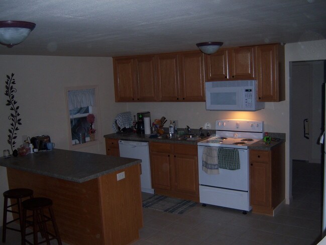 1014 Oxford Ave unit 1014.5 Oxford - 4 be, Eau Claire, WI 54703 - photo 5