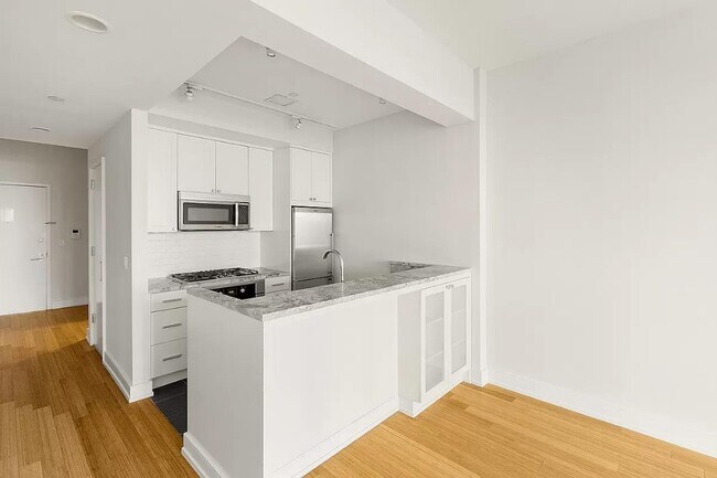 161 Remsen St unit 3, Brooklyn, NY 11201 - photo 3