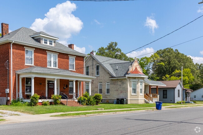 More historic homes sit along Uppertown's northern border.