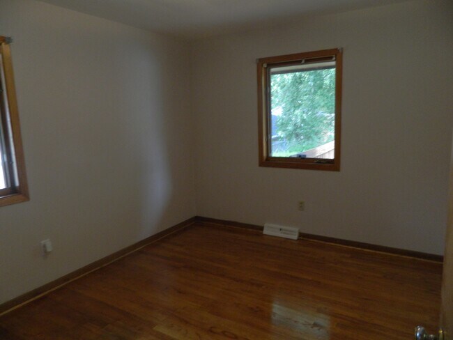 2518 Boyd St, Des Moines, IA 50317 - photo 7