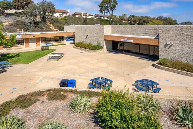Encinitas Schools Diegueno Middle School Building