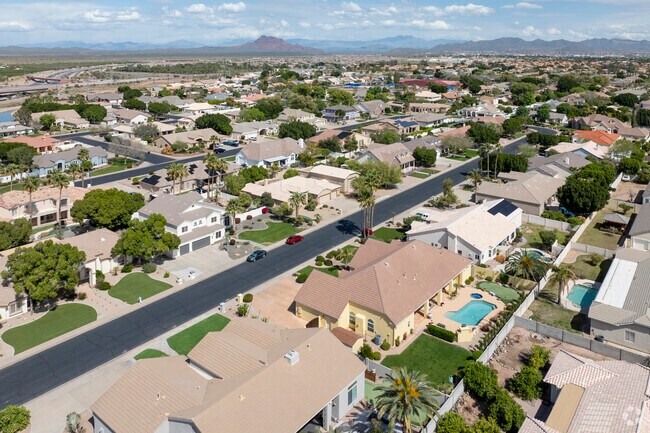Many homes in Rancho de Arboleda offer quick access to Phoenix and the Superstition Mountains.