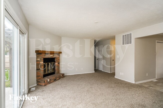 5717 Simmul Ln, Indianapolis, IN 46221 - photo 3