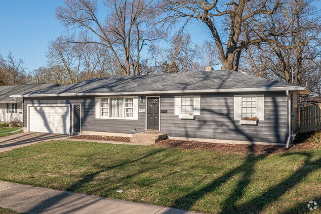 Ranch-style homes are common in the South East End neighborhood.