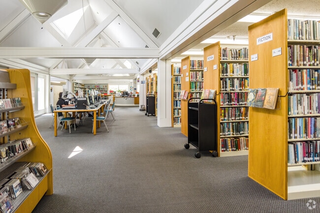 The Wareham Free Library in the Wareham neighborhood has books, videos, and research stations.