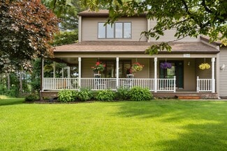 3541 Southridge Ct, Traverse City, MI 49684