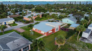2237 NE Center Cir, Jensen Beach, FL 34957