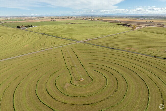 Irrigation patterns reflect Wendell’s agricultural roots and canal-fed farmland.