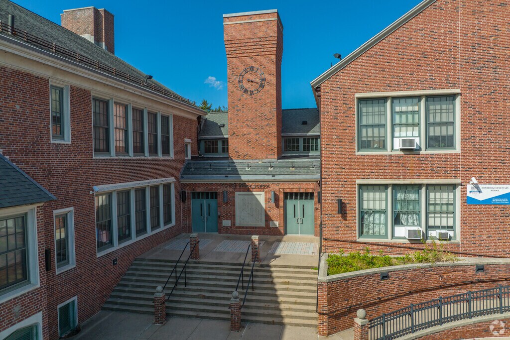 Hop Brook Elementary School front entrance in Naugatuck, CT.