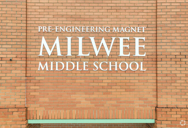 Milwee Middle School is a public school in Seminole County in Casselberry.
