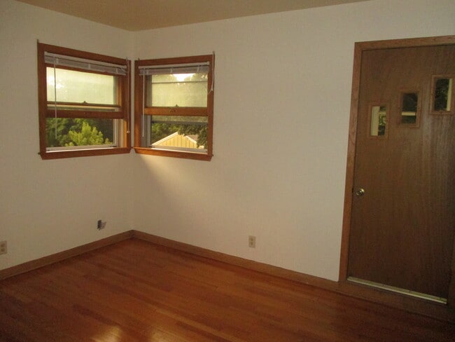 Bedroom, there are 3