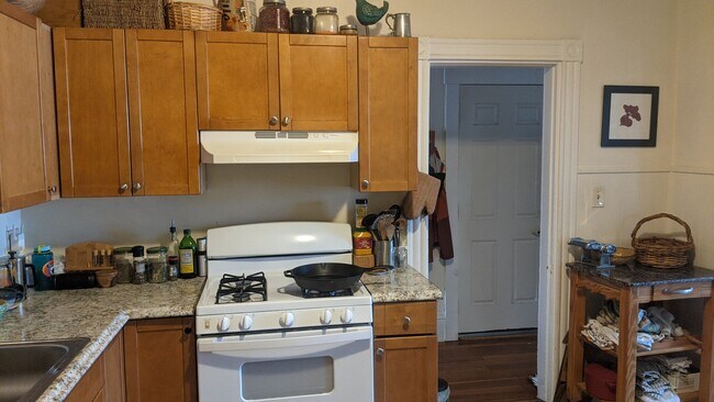 29 Park St unit 6, Somerville, MA 02143 - photo 2