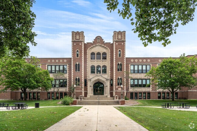 Near the Fairlawn Park area Urbana High School has an overall A- rating on Niche.