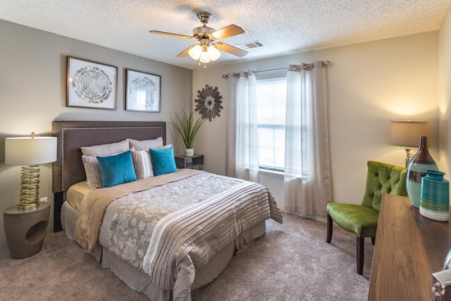 1 BR, 1 BA - Renovated - 750 SF