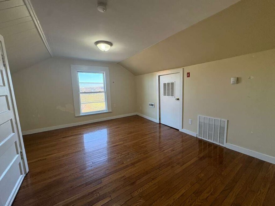 276 Clinton Ave unit 3, New Haven, CT 06513 - photo 1