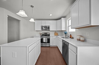 651 Countryside Dr, Chelsea, MI 48118