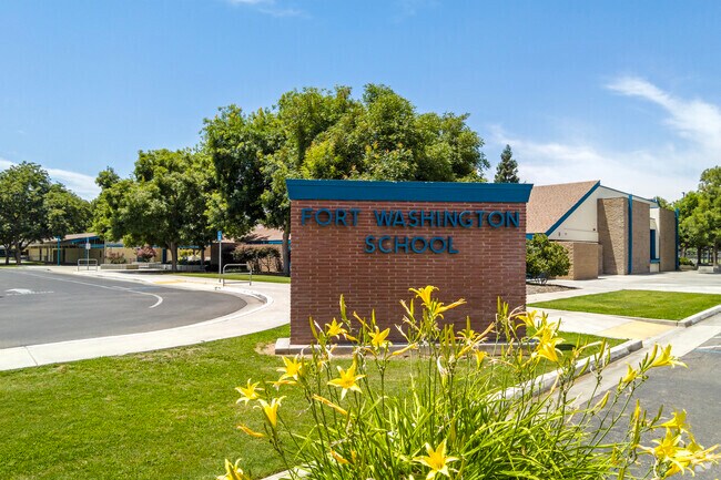 Fort Washington Elementary School is located in Northeast 
 Fresno.