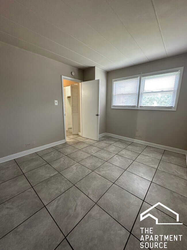 3810 25th Ave unit 2, Schiller Park, IL 60176 - photo 5