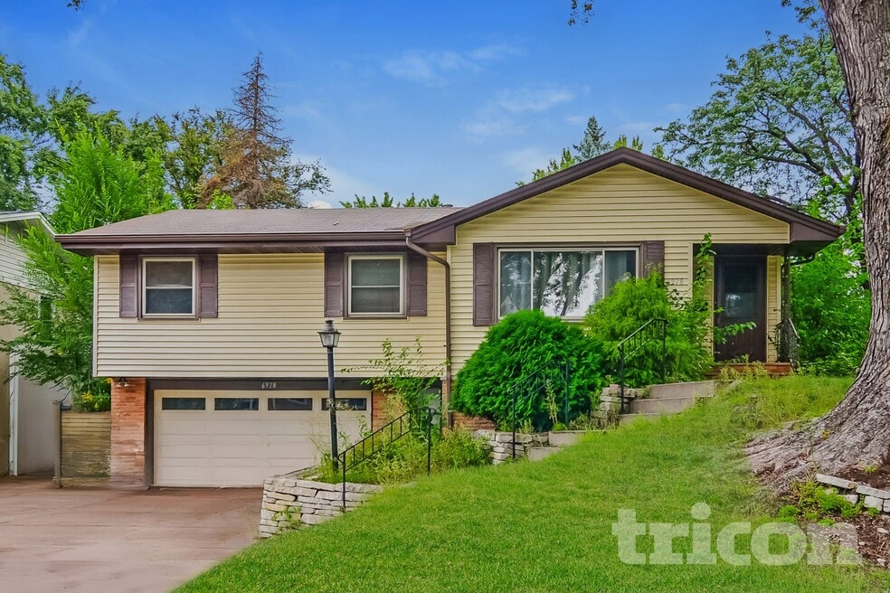6928 45th Place N, Minneapolis, MN 55428 - photo 1