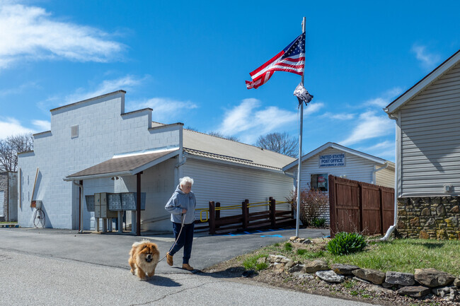 Downtown Harrodsburg is just a few buildings, homes and the United States Post Office.