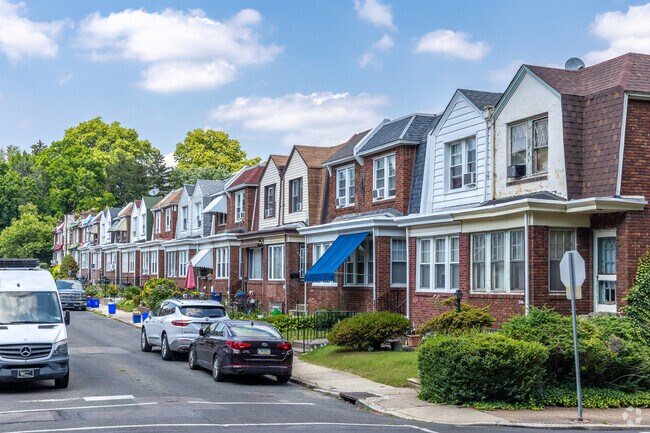 Many of the residences in Fern Rock have small front porches or sun rooms to enjoy nice days.