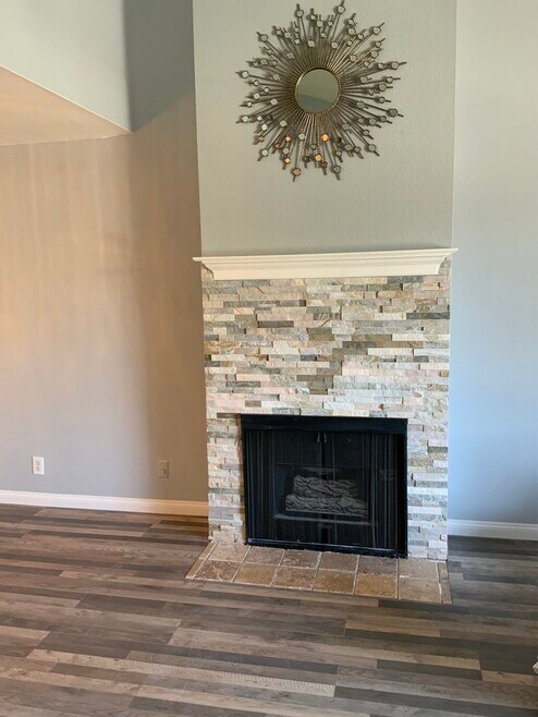 11244 Morrison Ave unit 3- 2nd floor, Valley Village, CA 91601 - photo 1