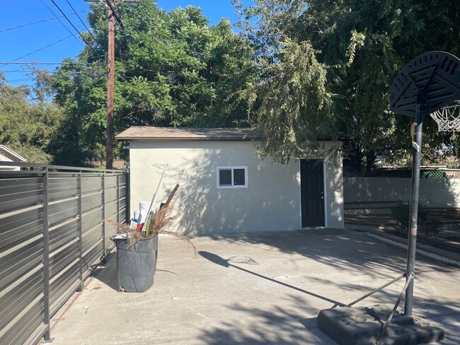 251 W Arrow Hwy, Upland, CA 91786 - photo 5