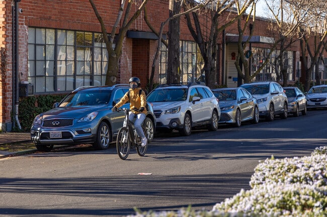 Many of the streets near the Triangle neighborhood in Emeryville are bike friendly.